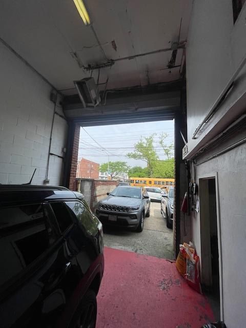 Garage, Interior