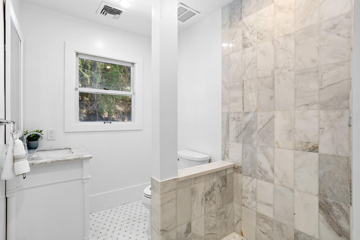 Bathroom, Interior, Marble Walls, Recessed Lighting