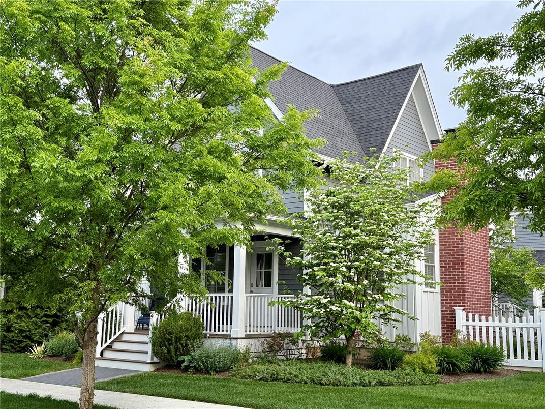 Exterior, Facade, Queen Anne Victorian