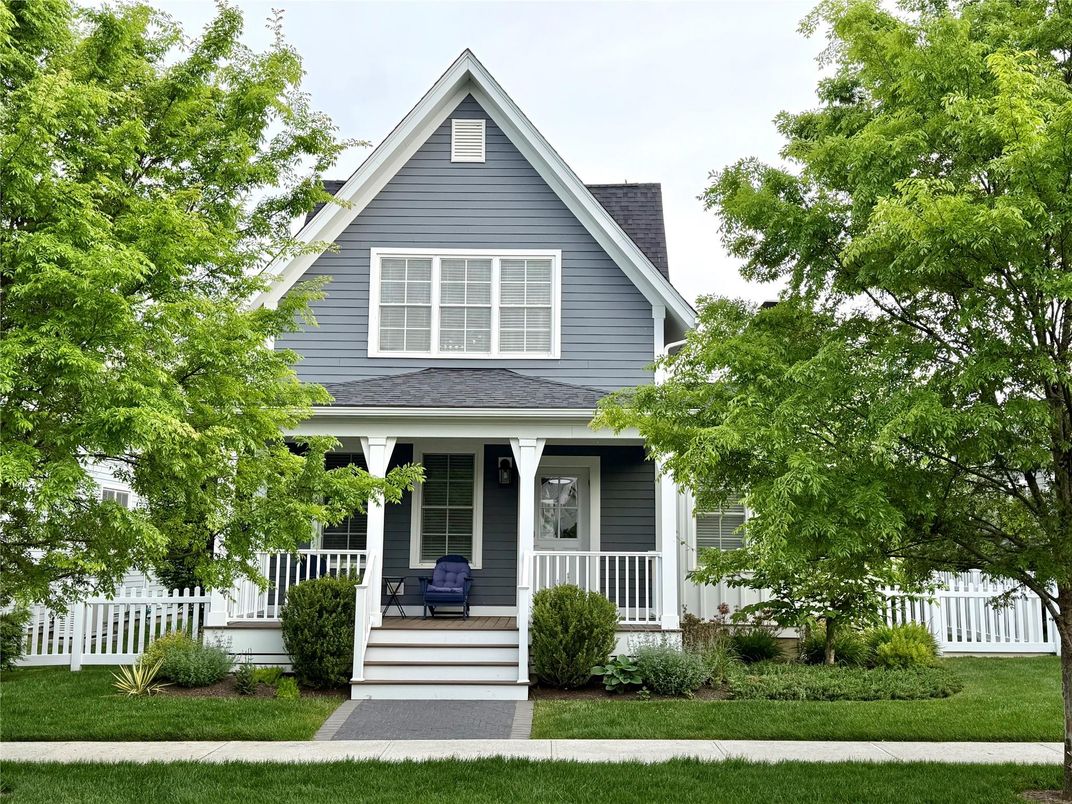 Exterior, Facade, Queen Anne Victorian
