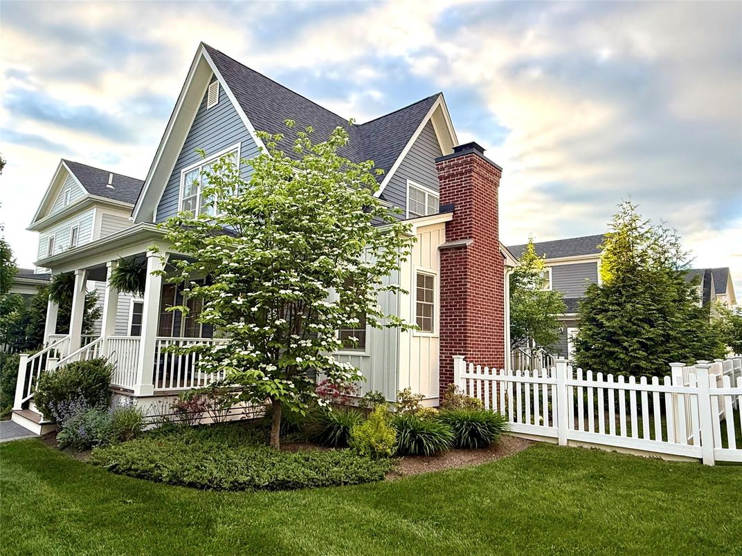 Exterior, Facade, Queen Anne Victorian