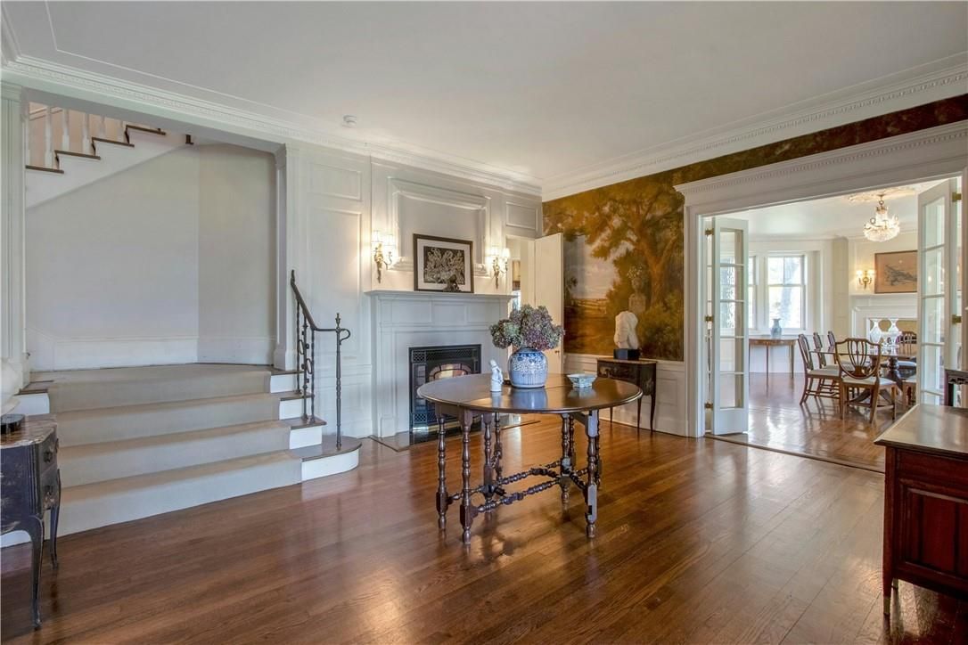 Chandelier, Dining room, Fireplace, Interior, Wood Texture Flooring