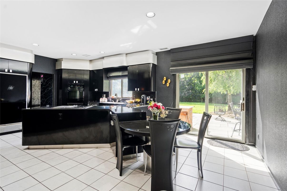 Dining room, Interior, Kitchen, Recessed Lighting, Stainless Steel Appliances