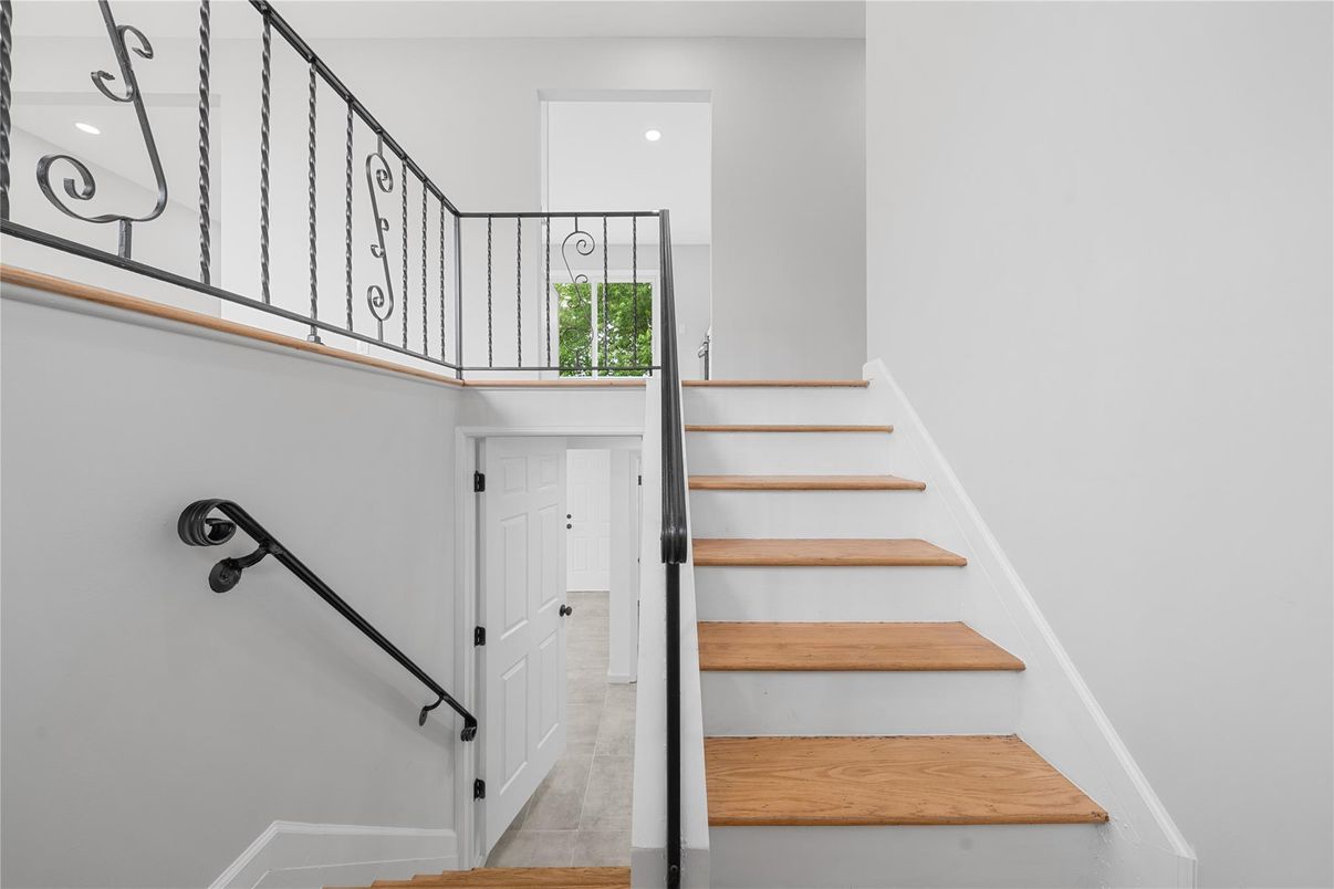 Interior, Recessed Lighting