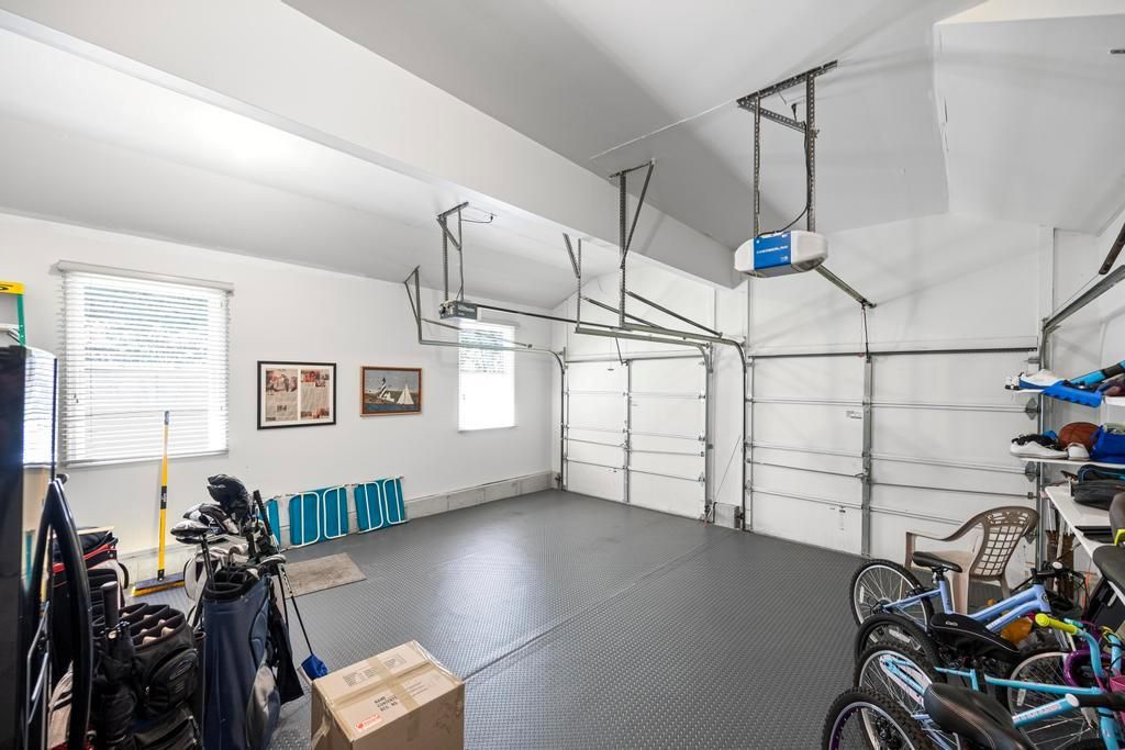 Garage, Interior