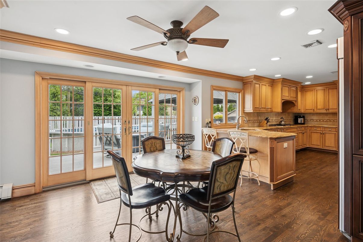 Dining room, Interior, Kitchen, Recessed Lighting, Wood Texture Flooring