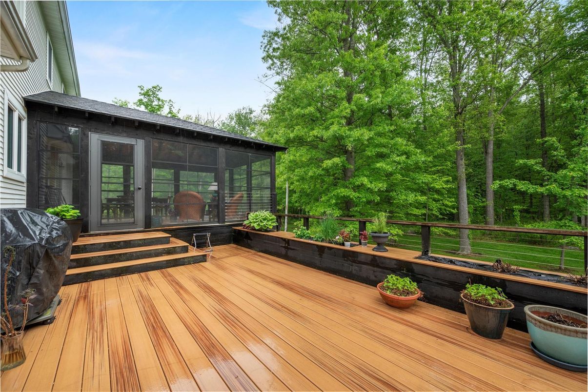 Exterior, Wood Texture Flooring