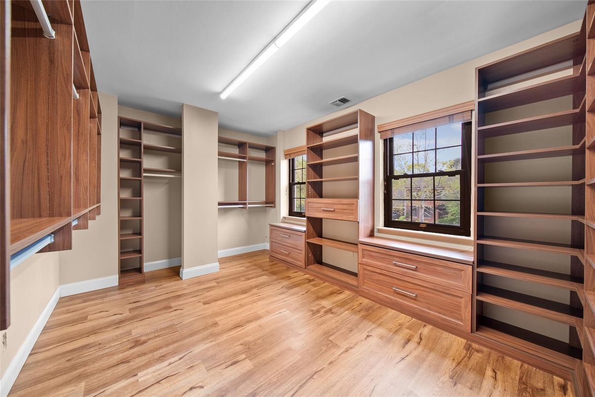 Interior, Recessed Lighting, Walk-in Closets, Wood Texture Flooring
