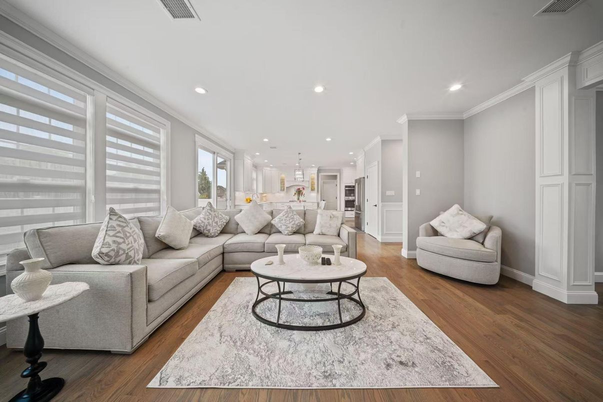 Interior, Kitchen, Living room, Pendant Lights, Recessed Lighting, Wood Texture Flooring