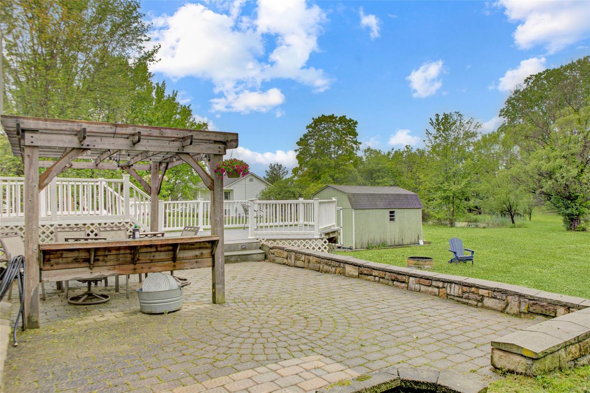 Backyard, Exterior