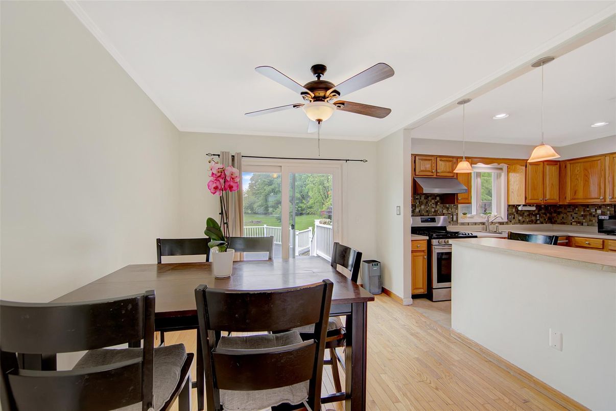 Dining room, Interior, Kitchen, Pendant Lights, Recessed Lighting, Wood Texture Flooring