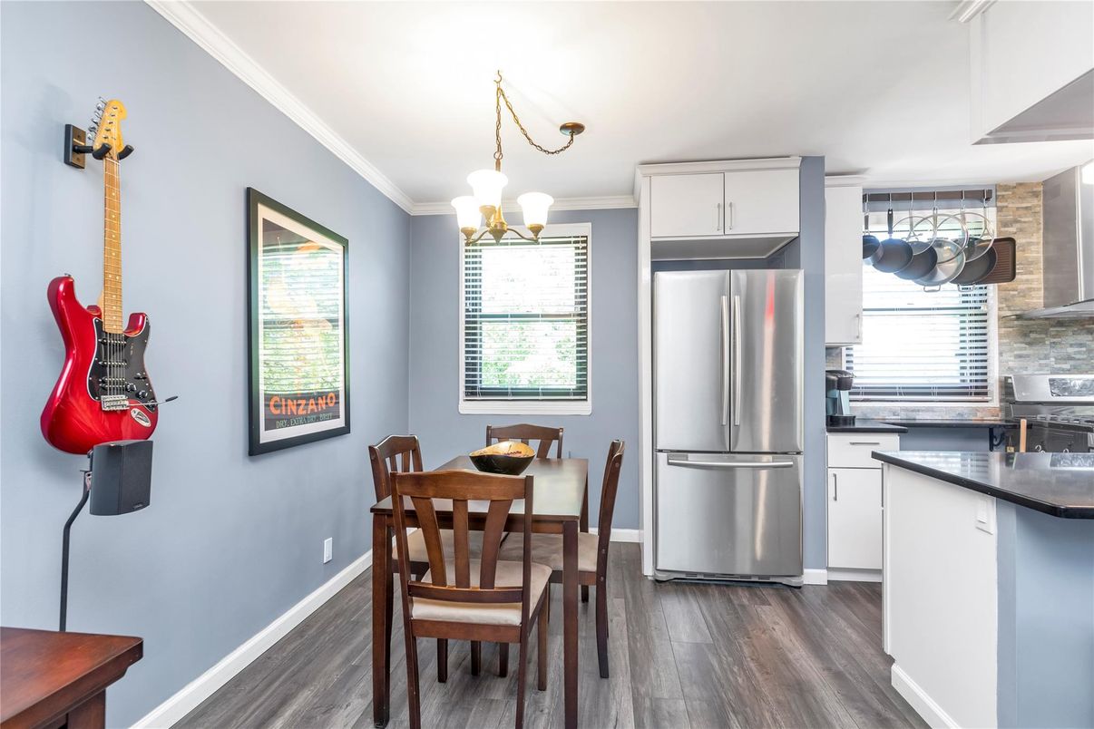 Chandelier, Dining room, Interior, Kitchen, Pendant Lights, Stainless Steel Appliances, Wood Texture Flooring