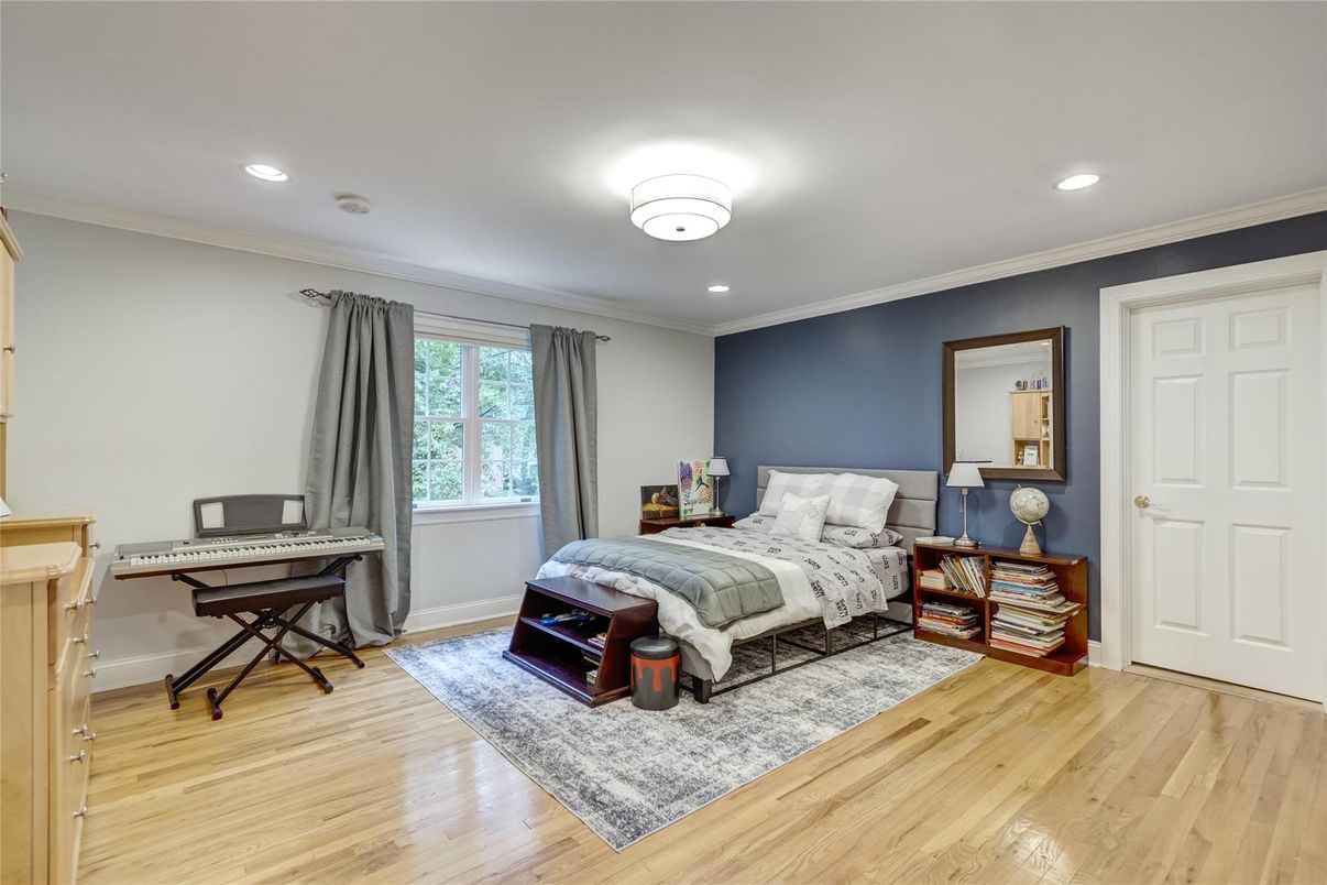 Bedroom, Interior, Recessed Lighting, Wood Texture Flooring