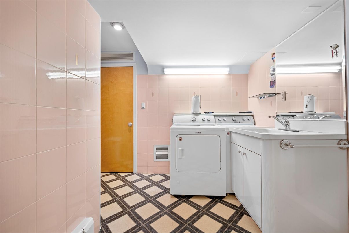 Interior, Washer