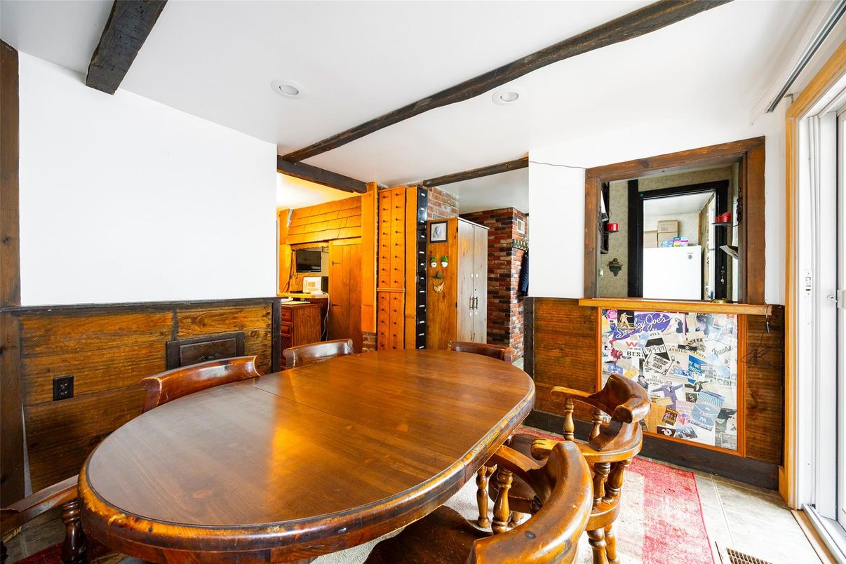 Dining room, Interior, Recessed Lighting