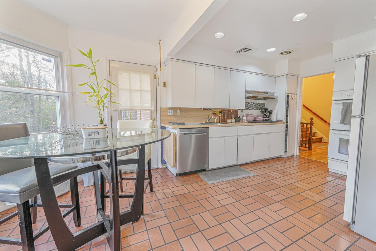 Dining room, Interior, Kitchen, Recessed Lighting