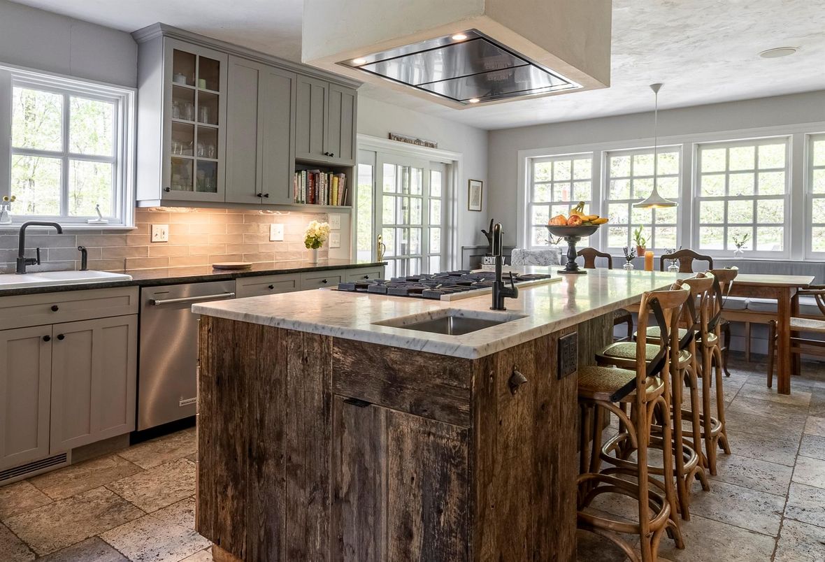 Dining room, Interior, Kitchen, Pendant Lights, Stainless Steel Appliances