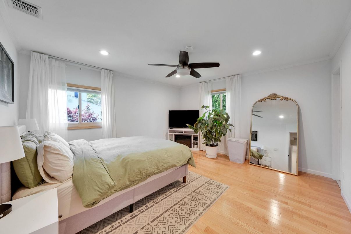 Bedroom, Interior, Recessed Lighting, Wood Texture Flooring