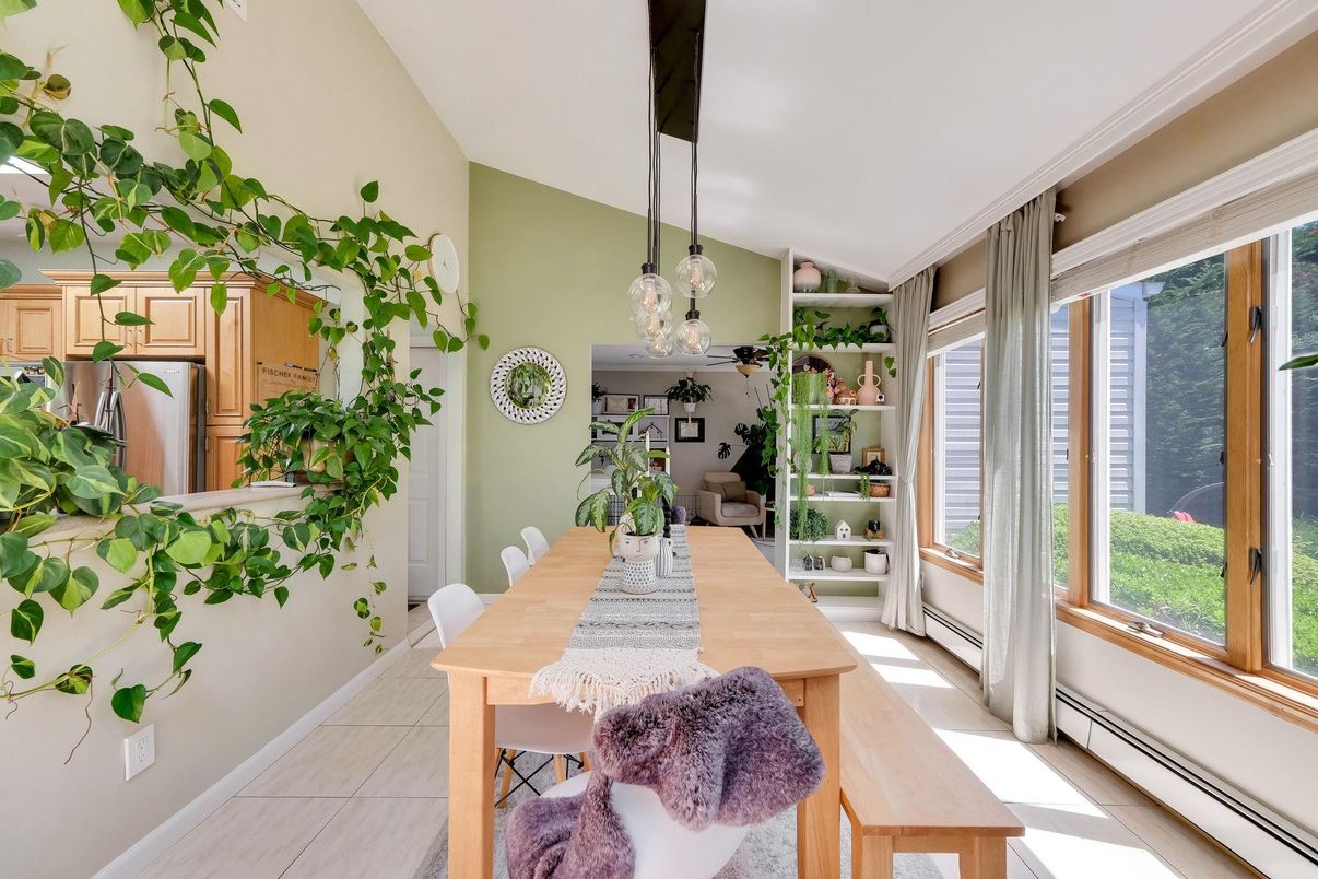 Dining room, Interior, Kitchen, Pendant Lights