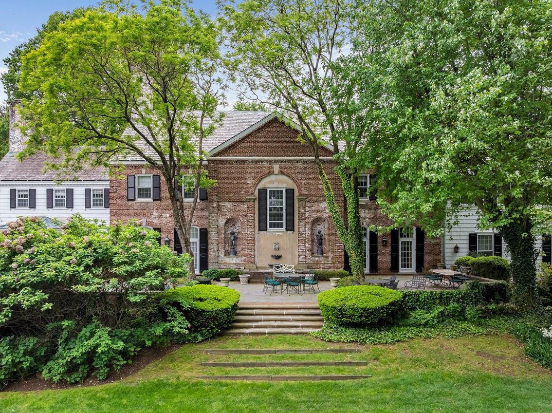 Exterior, Facade, Brick Facade, Brick Traditional