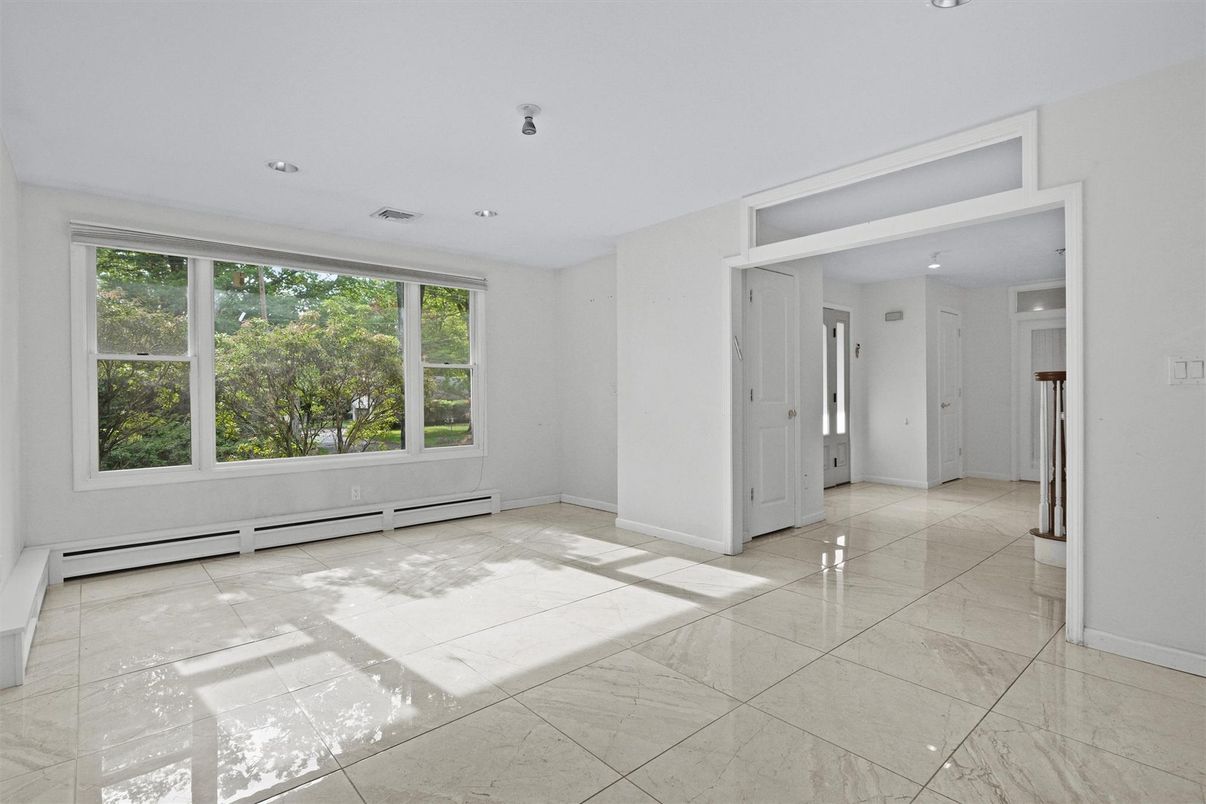 Empty room, Interior, Marble, Recessed Lighting