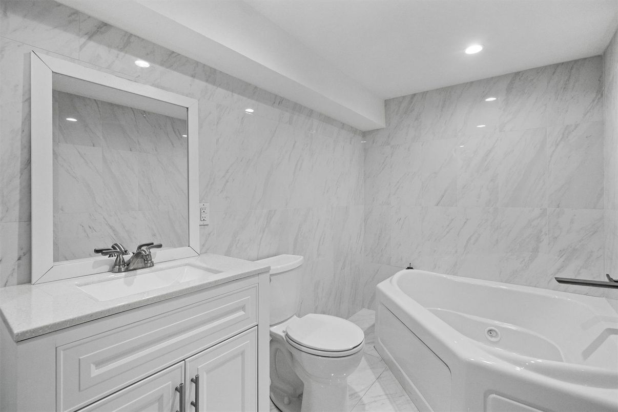 Bathroom, Interior, Marble, Marble Walls, Recessed Lighting