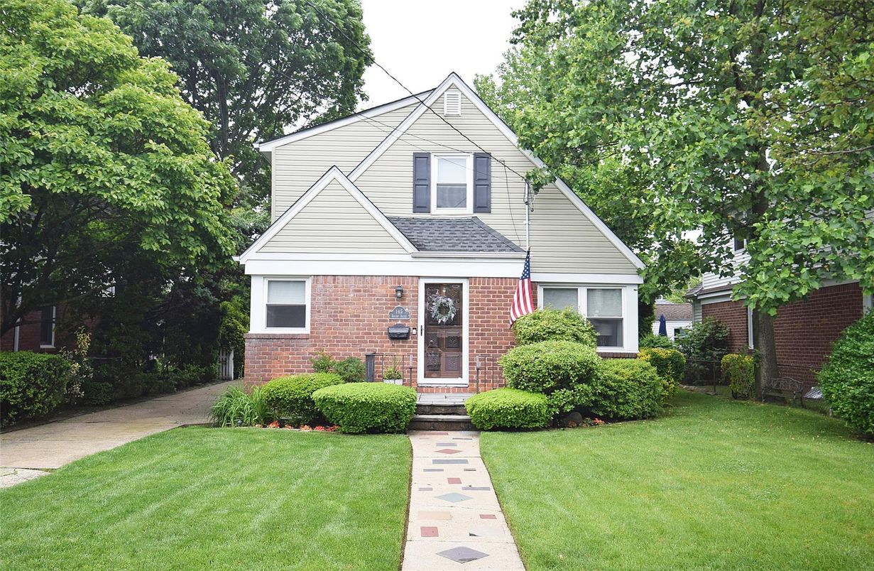 Exterior, Facade, Brick Facade, Tudor Revival