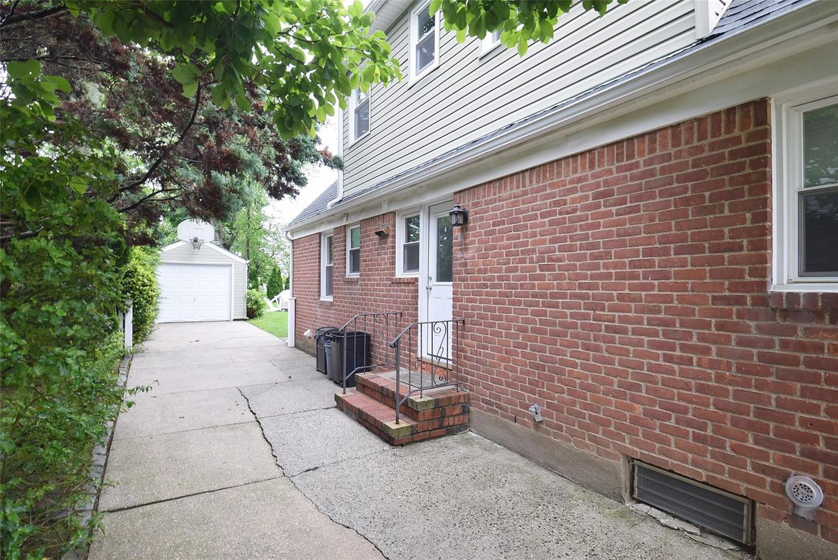Detached Garage, Exterior