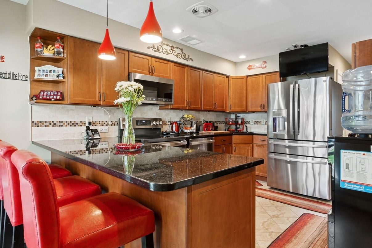 Interior, Kitchen, Pendant Lights, Recessed Lighting, Stainless Steel Appliances