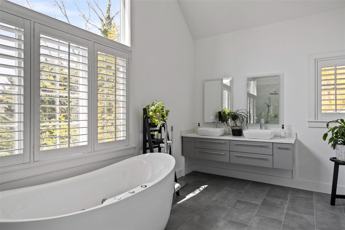Bathroom, Dual Sink Vanities, Free Standing Baths, Interior