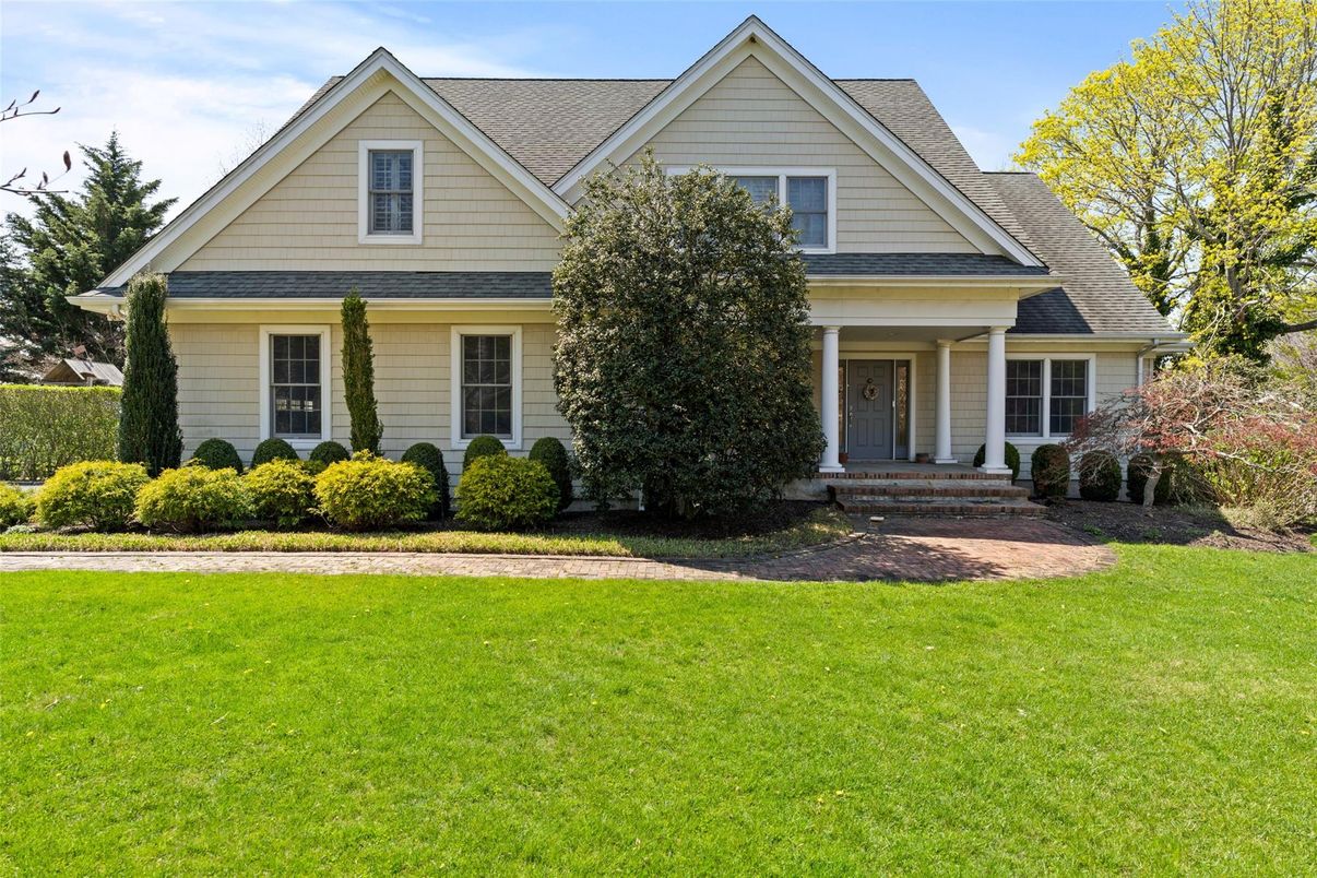 Exterior, Facade, Farmhouse