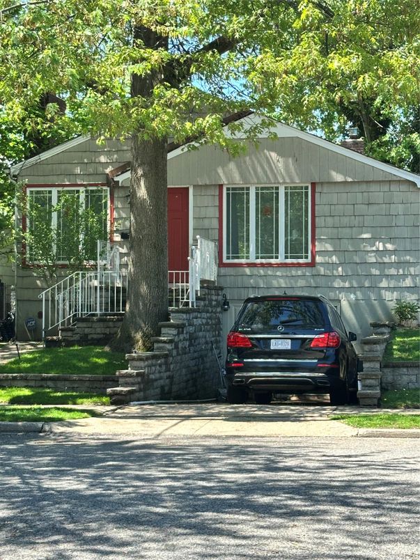 Exterior, Facade, None