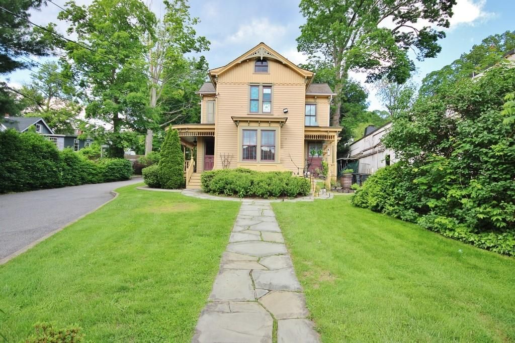 Backyard, Exterior, Facade, Queen Anne Victorian