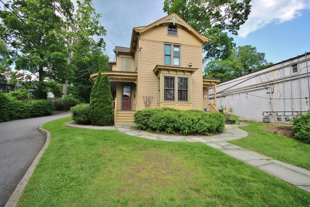 Backyard, Exterior, Facade, Queen Anne Victorian
