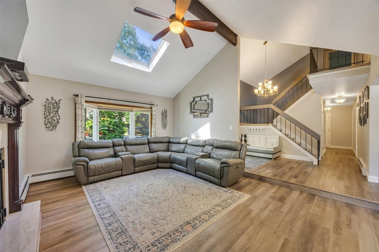 Chandelier, Interior, Living room, Pendant Lights, Wood Texture Flooring