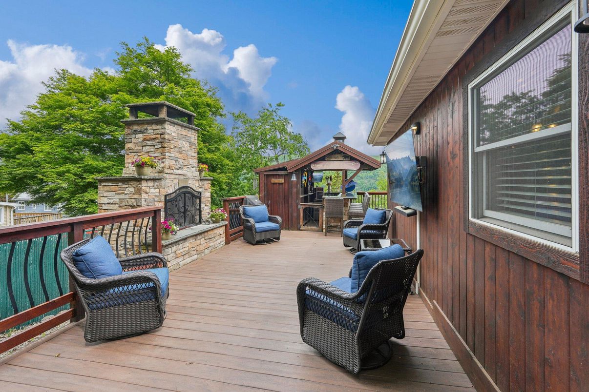 Exterior, Fireplace