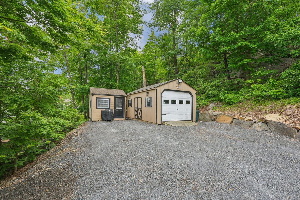 Backyard, Detached Garage, Exterior