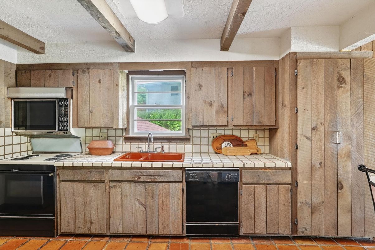 Interior, Kitchen, Tile Countertops