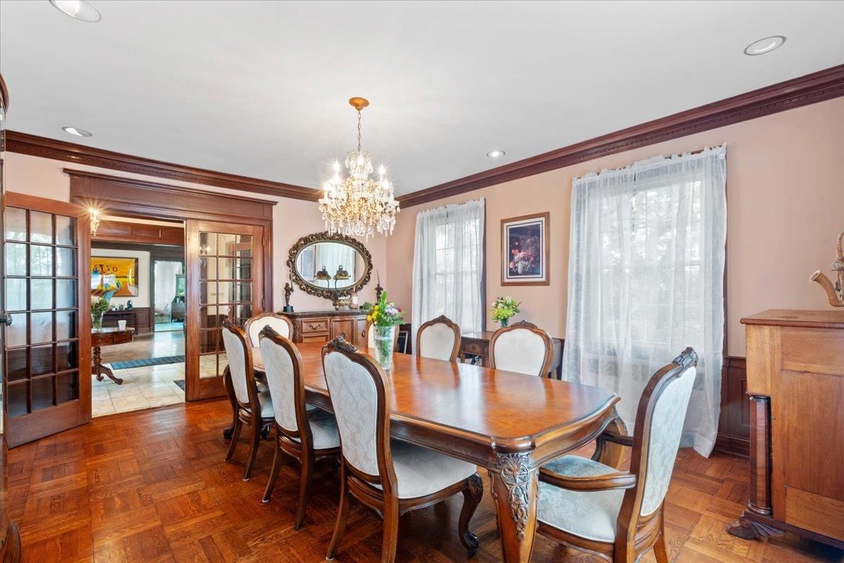 Chandelier, Dining room, Interior, Recessed Lighting, Wood Texture Flooring