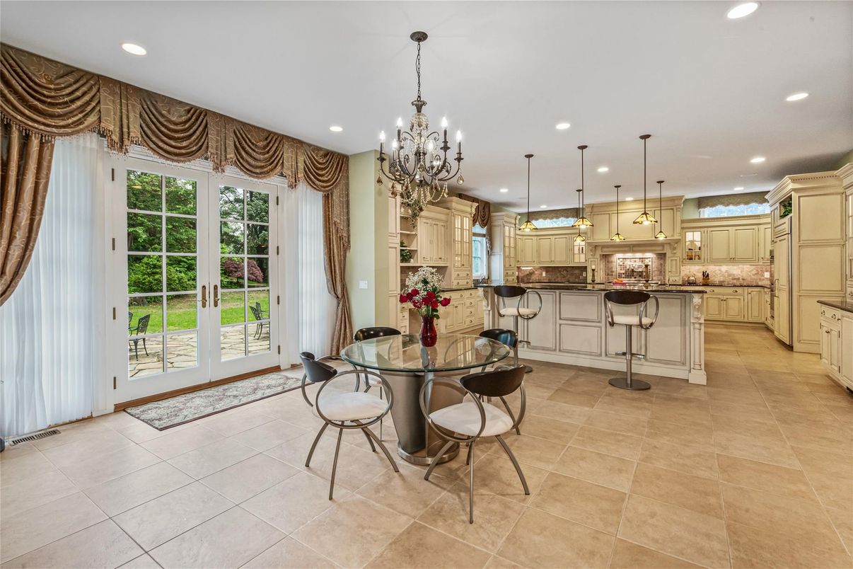 Chandelier, Dining room, Interior, Kitchen, Pendant Lights, Recessed Lighting