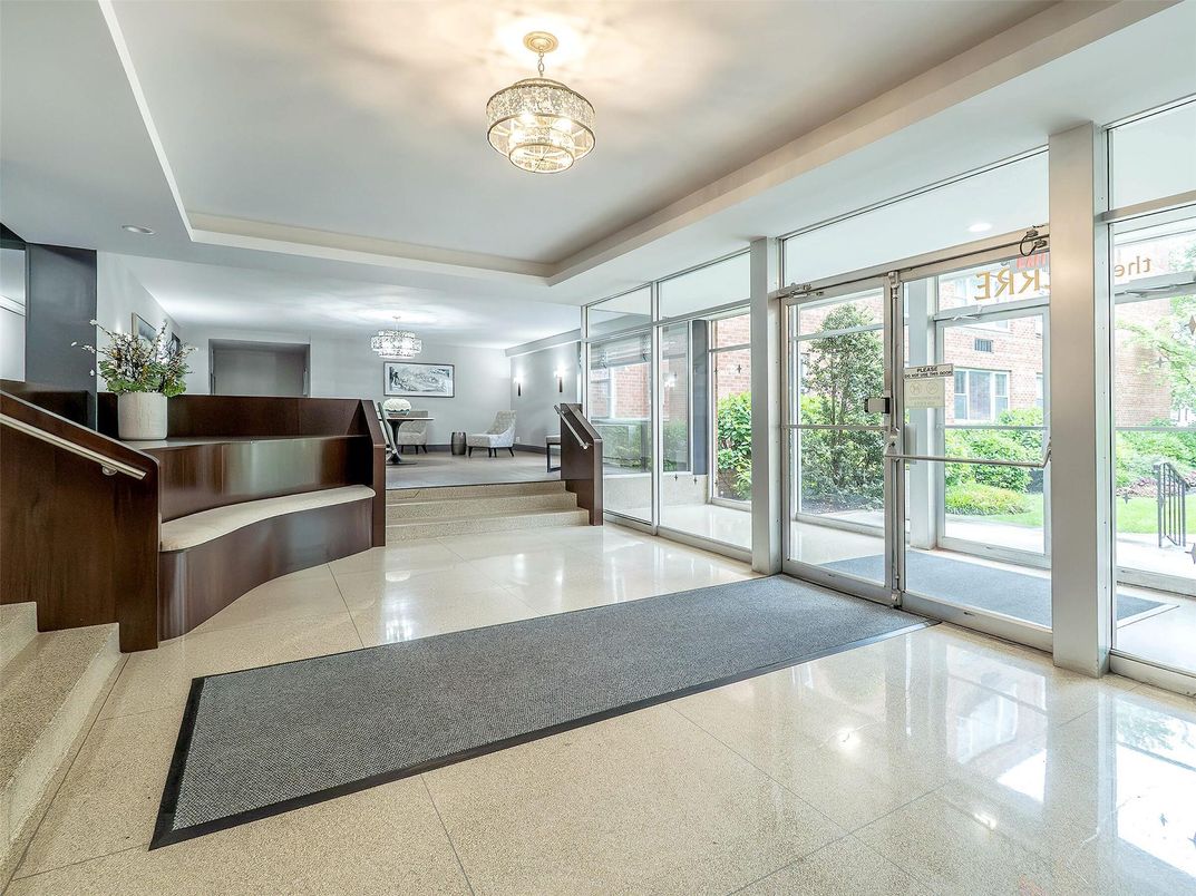 Interior, Piano, Recessed Lighting