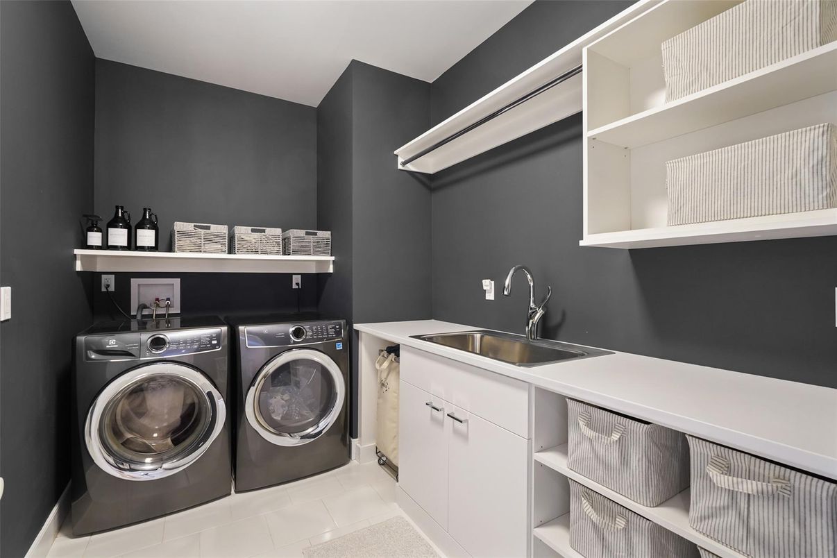 Interior, Washer
