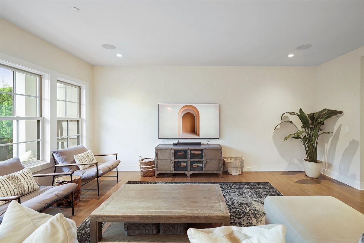 Interior, Living room, Recessed Lighting, Wood Texture Flooring