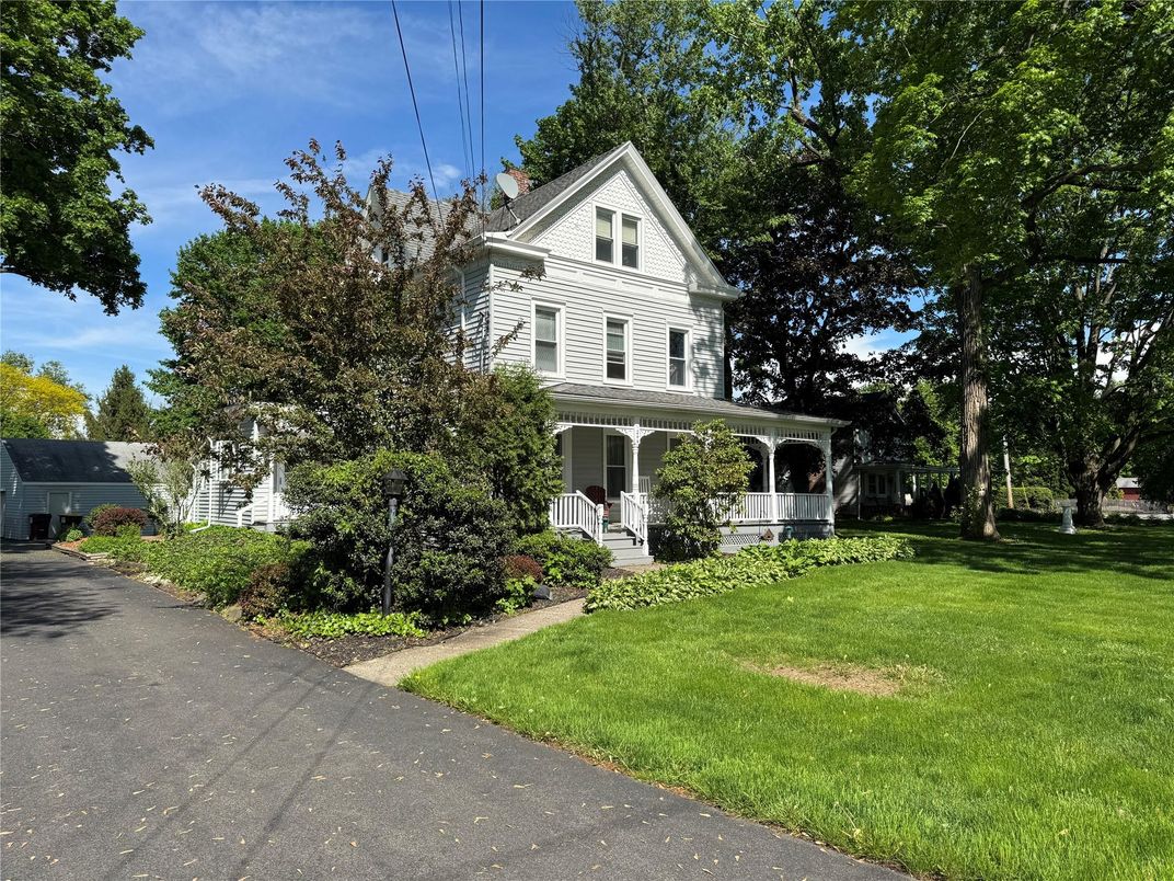 Backyard, Exterior, Facade, Queen Anne Victorian
