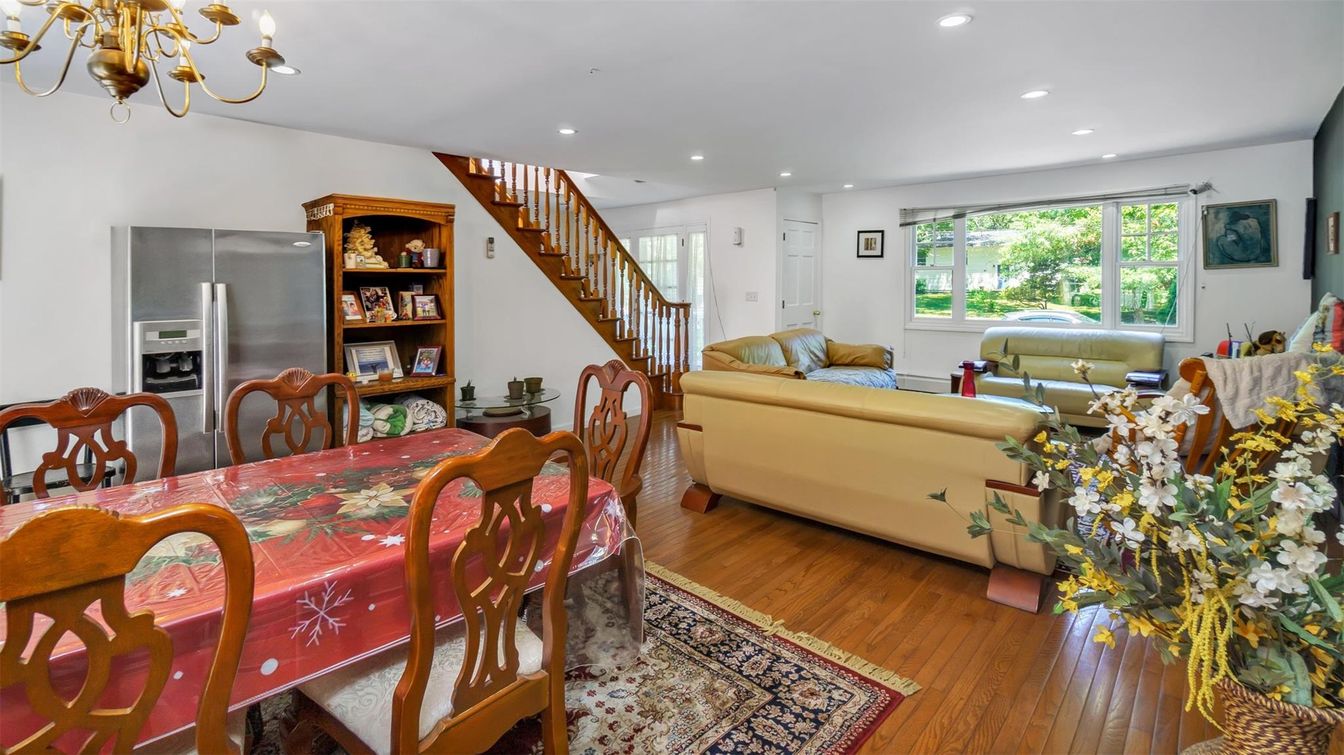 Chandelier, Dining room, Interior, Living room, Recessed Lighting, Wood Texture Flooring