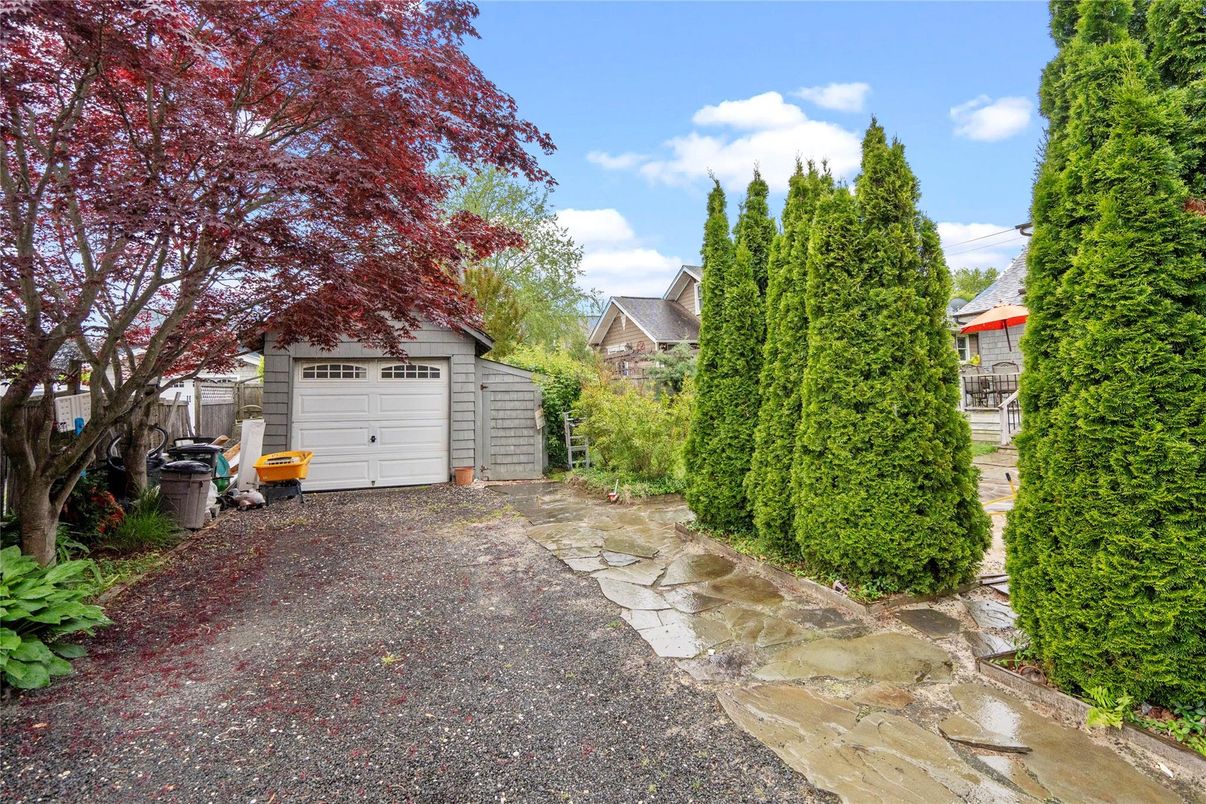 Detached Garage, Exterior