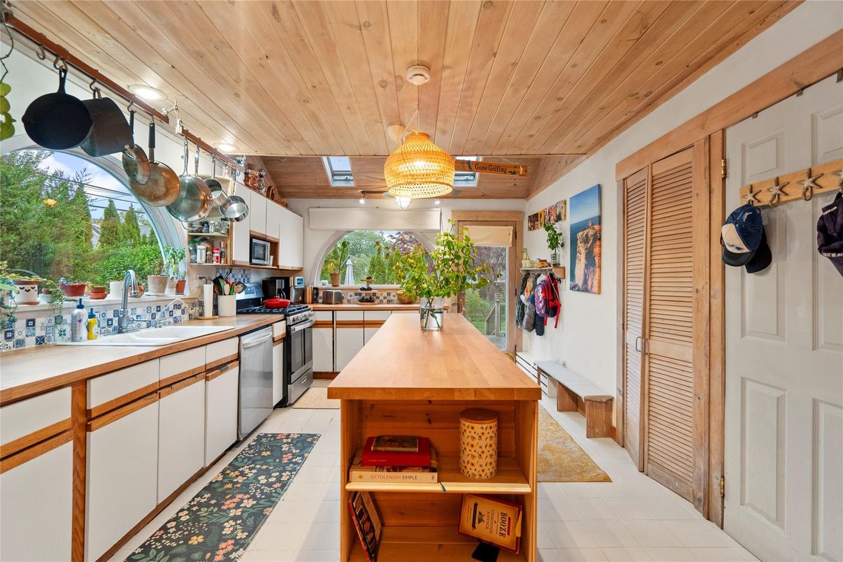 Interior, Kitchen, Wooden Ceilings