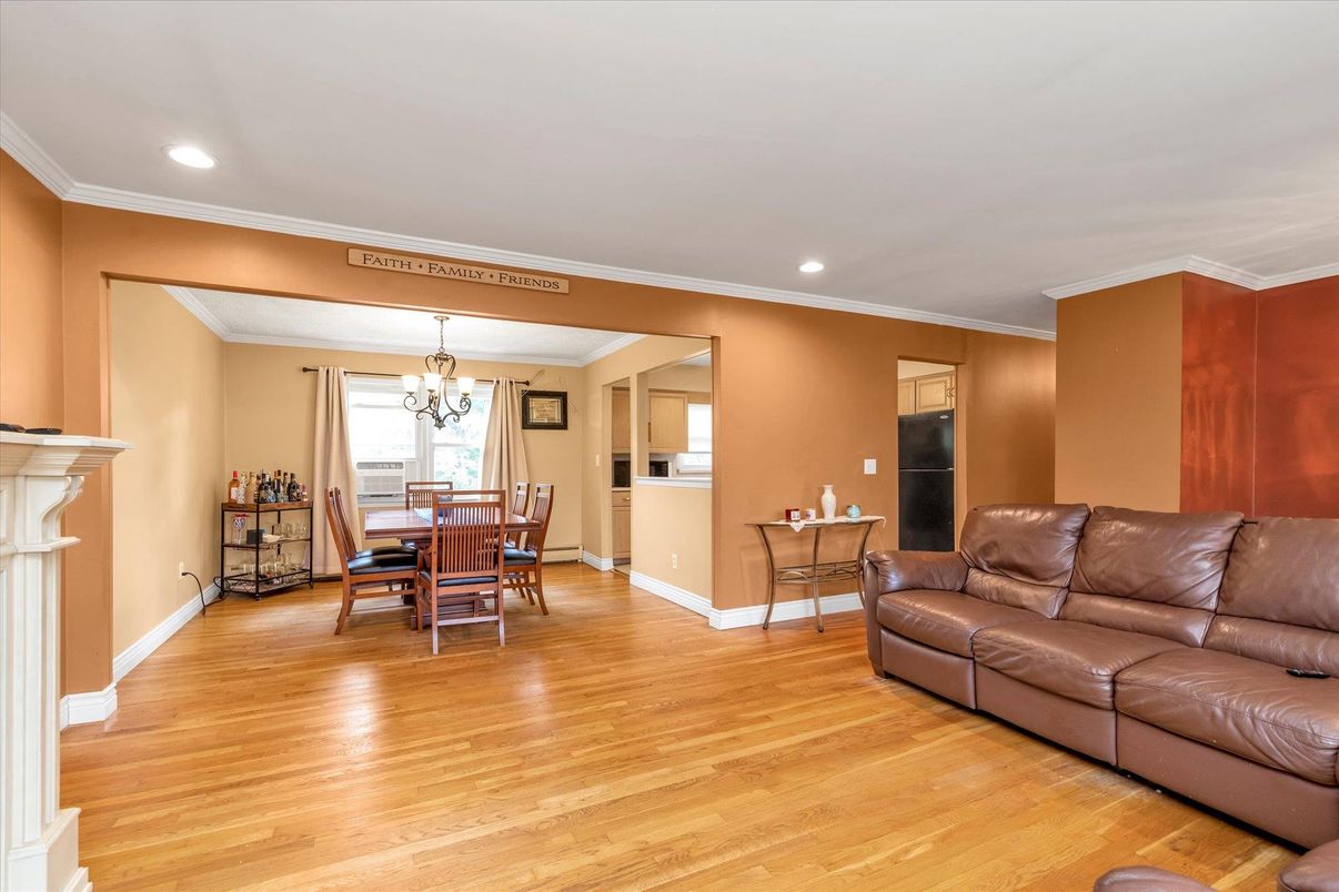 Chandelier, Dining room, Fireplace, Interior, Recessed Lighting, Wood Texture Flooring