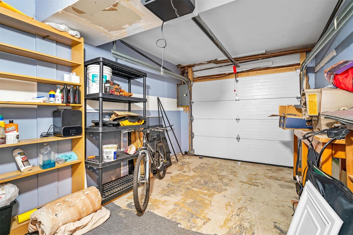 Garage, Interior