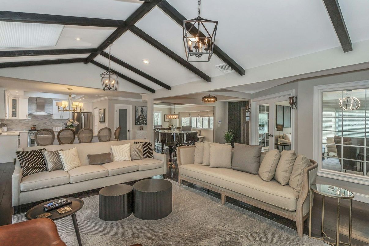 Dining room, Interior, Living room, Pendant Lights, Recessed Lighting